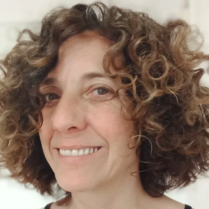Elisa Flores